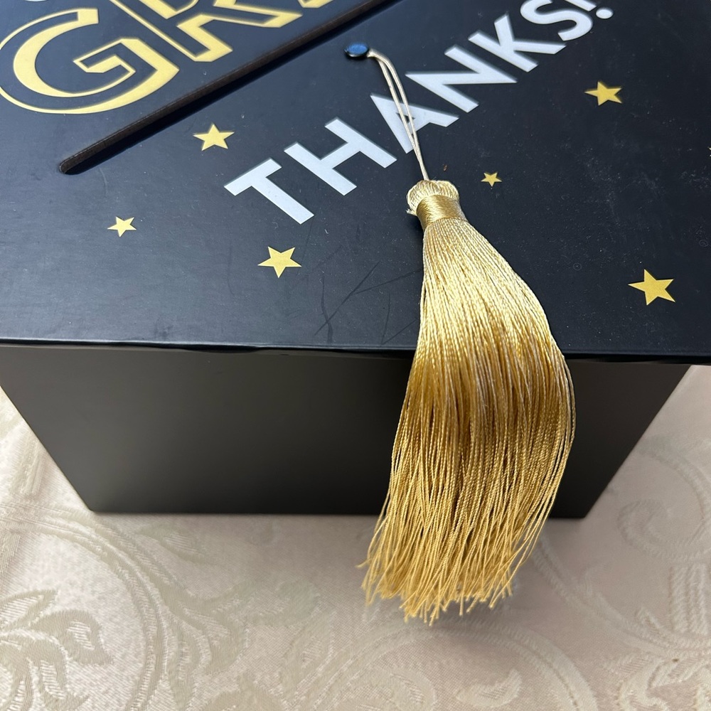 Graduation Bundle 👩‍🎓👨🏻‍🎓 - Picture 8 of 12